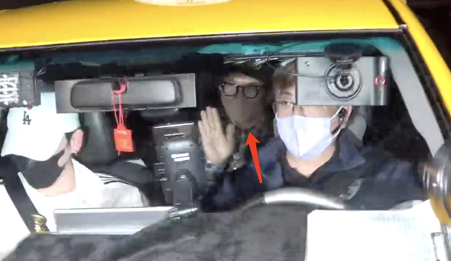 具俊晔隔离结束0点出关，坐车直奔大s家，小s模仿其唱跳迎新姐夫