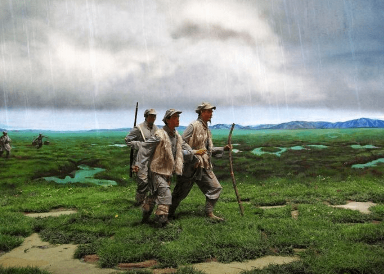 饥饿,时时困扰着疲惫不堪的红军战士,成为草地行军中最大的威胁.