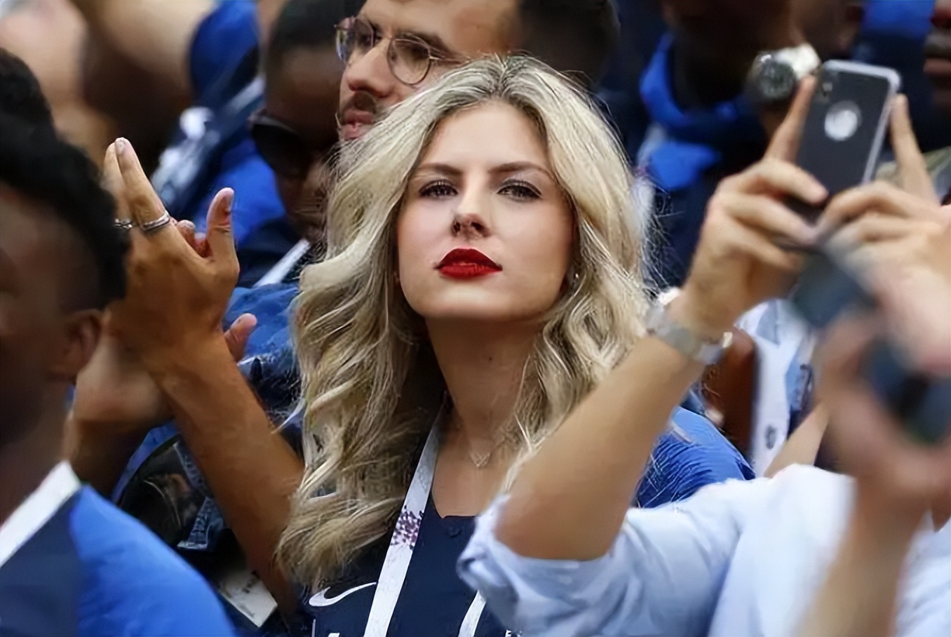 女友认识世界杯球队(给世界杯最美的10位“太太”排个名，多人模特出身，C罗女友仅第4)
