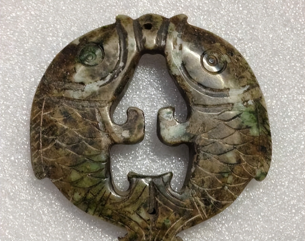 双鱼玉佩事件5张图真实(传说中的神秘的双鱼玉佩,到底是个什么东西