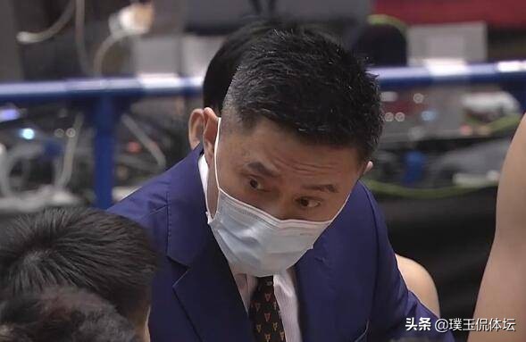 日本评论男篮世界杯预选赛(男篮大胜日本男篮，2人合砍48分，杜锋点评比赛，日本网友力挺1人)