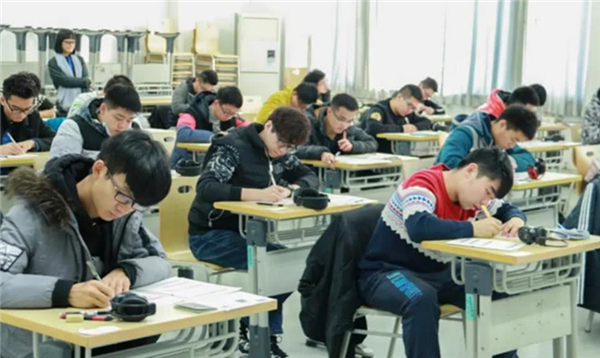 大学寒假提前！北大等高校提前“结课离校”，假期足足延长17天