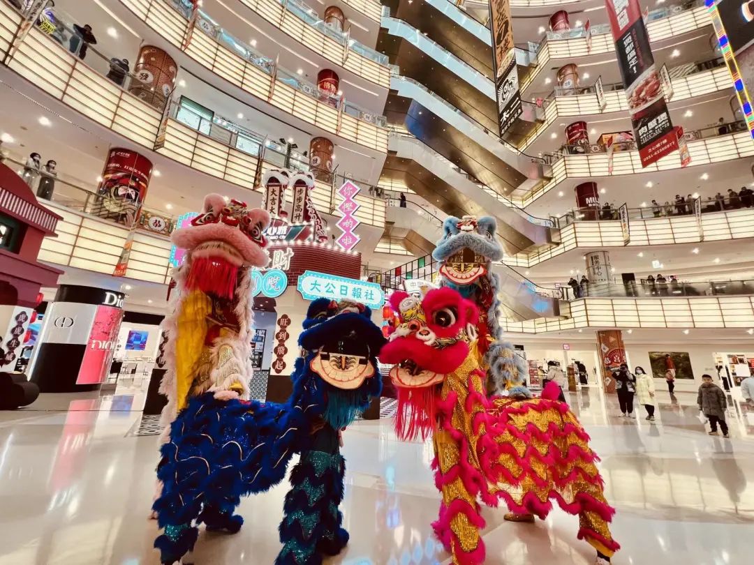 港式浪漫、硬核福利、现场求婚…快来pick你心目中最IN虎年现场