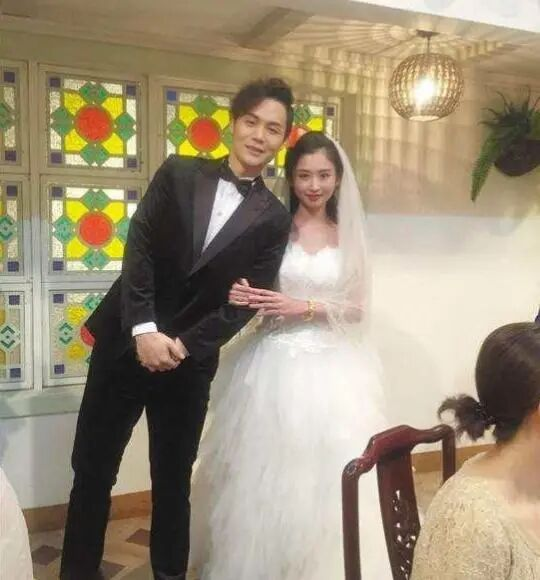 "康天庥"李俊毅:8岁便拿到一手好牌,31岁已经爱情事业大丰收