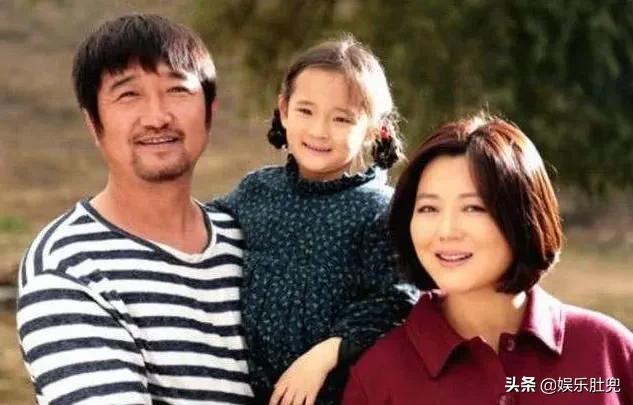 王茜华：为爱主动出击，两次换角，人到老年没能逃过一劫