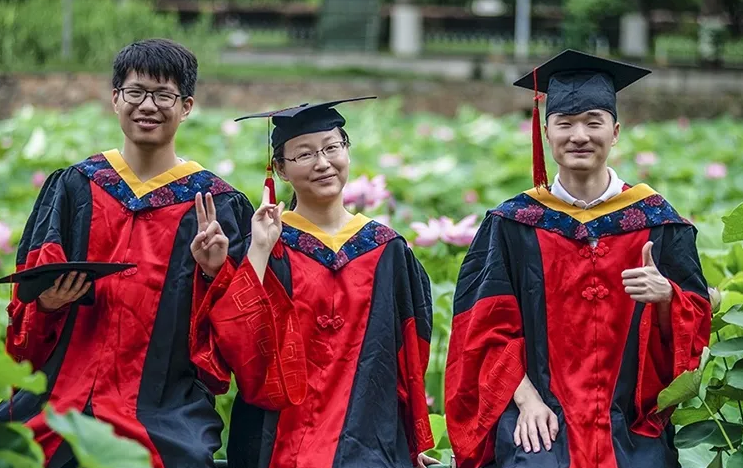 博士后和博士只差一个字，很多人分不清，博士后会更高一级吗？