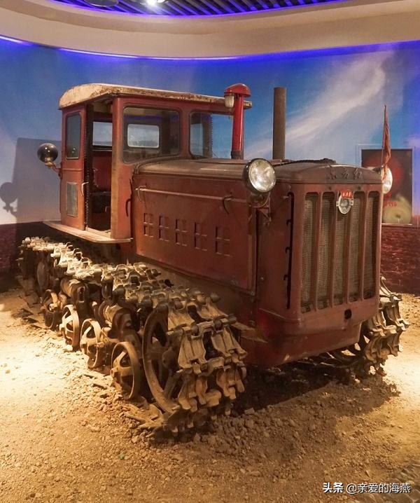 第一个老物件:东方红54履带拖拉机