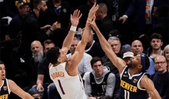 NBA实时比分（0-2！杜兰特不敢相信，约基奇39+16+5创纪录，太阳暴露三大隐患）