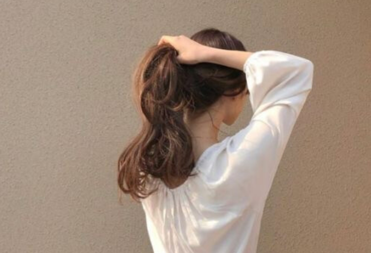 有个卖婚纱的婆婆说（婆家结婚给我1万买衣服）