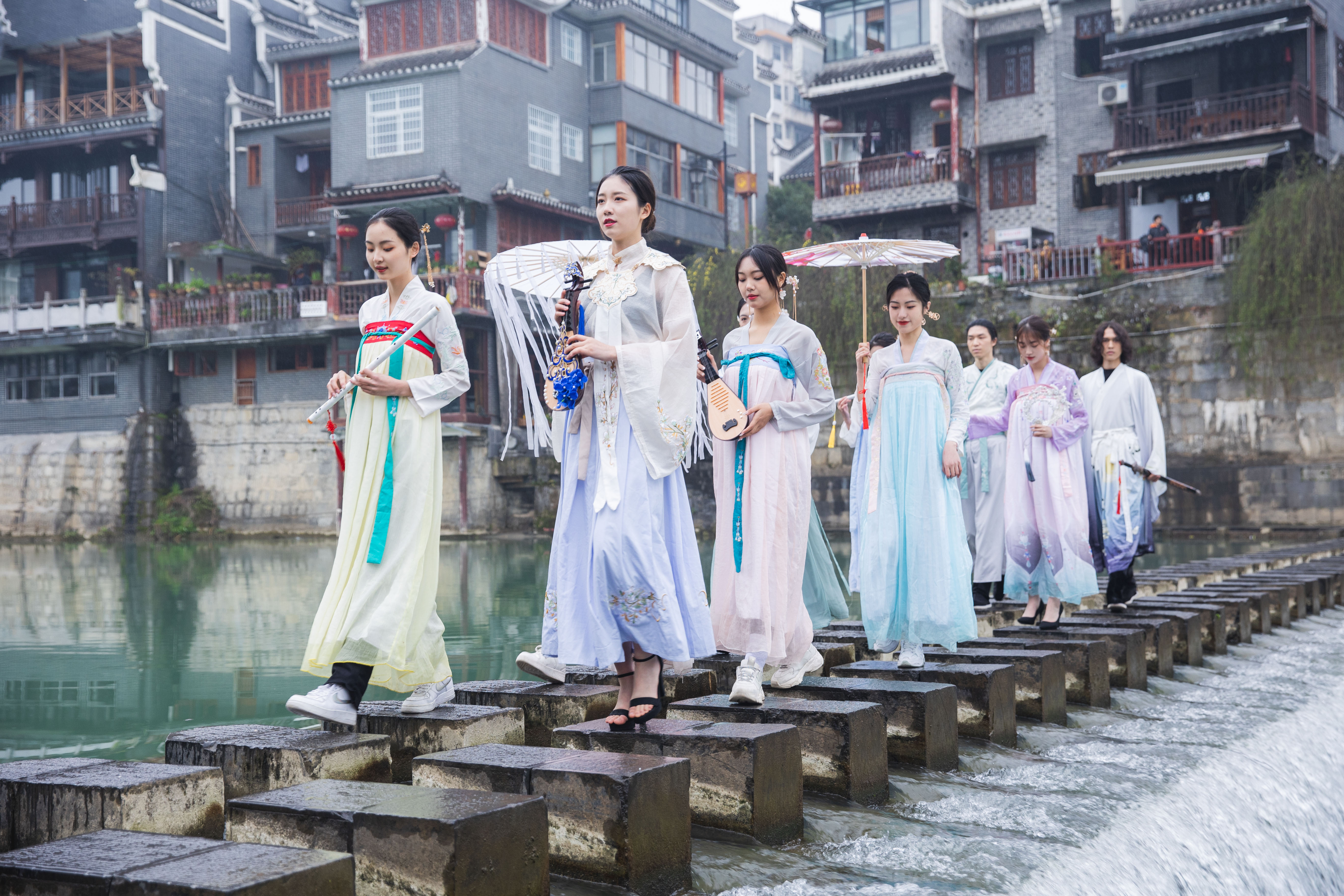 吉首文旅大手笔，世姐超模“文旅推荐团”吉首景区巡拍首秀收官