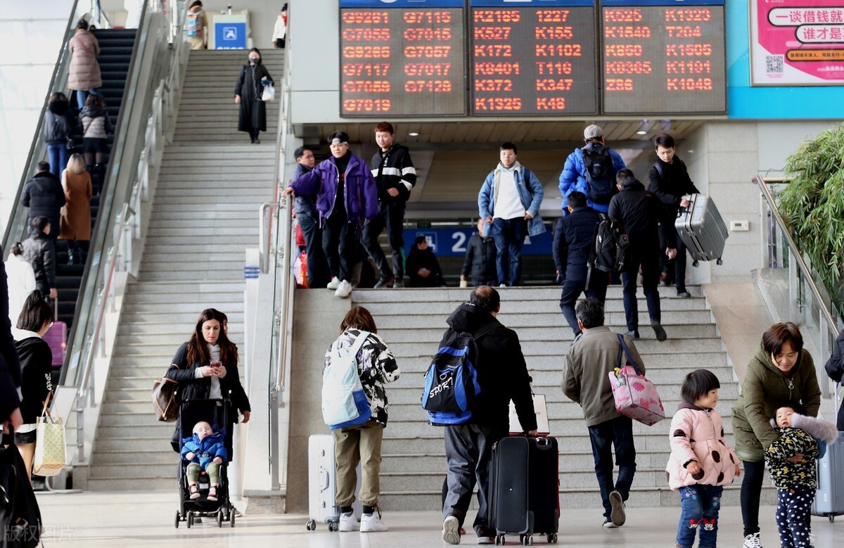 大学生将迎来“超长假期”？个别高校已发通知，学生喜忧参半