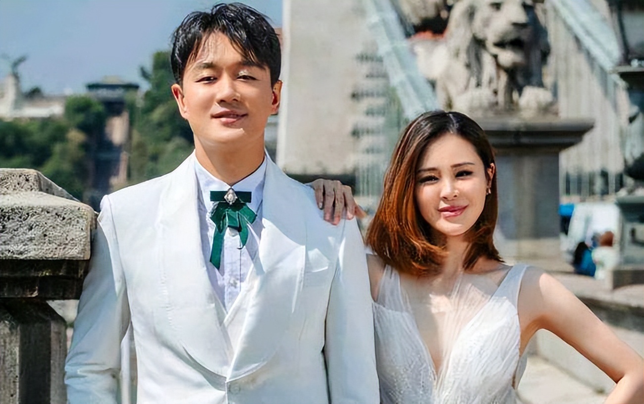 10对"从校服到婚纱"的明星夫妻,在一起最长40年,最短12年