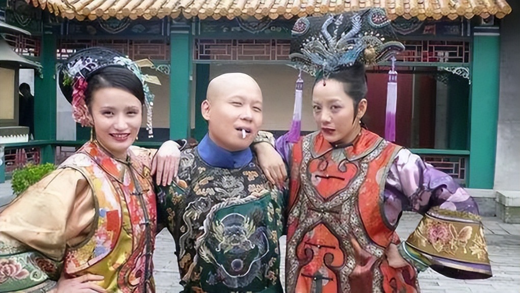 经典剧集的“边角料”，八戒骑摩托、妃子玩手机，谢谢，有被笑到