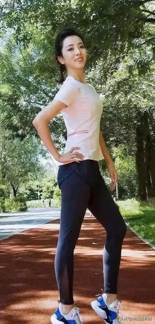 李思思：央视主持到底有多美