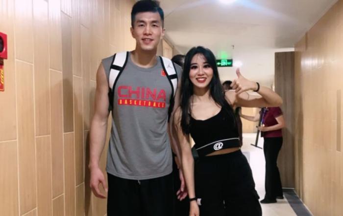 周琦与郭艾伦谁的位置更好（名记点评男篮最强5人，周琦落选，郭艾伦无缘，三位置当之无愧）