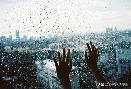 下雨的唯美图片