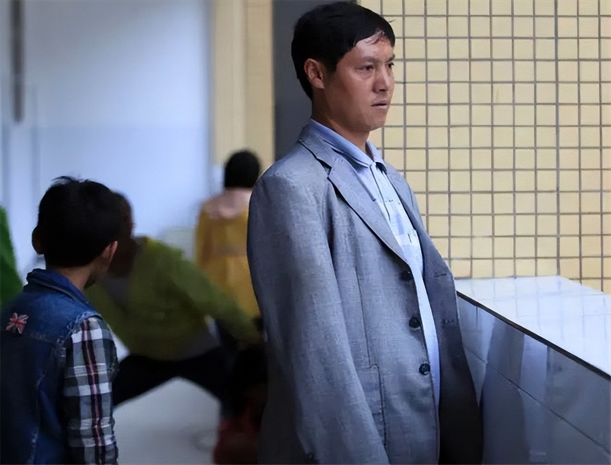 乡村无臂老师江声发：代课18年无法转正，肢体残疾不应该是障碍