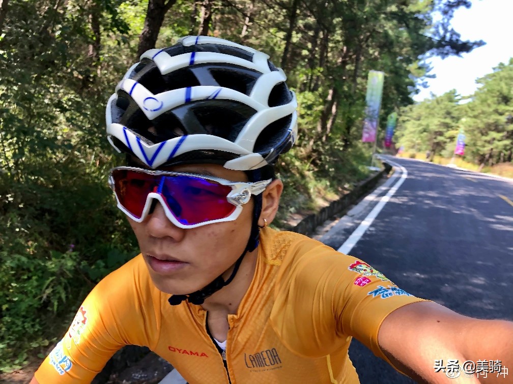 上海赛车美女（致敬车坛玫瑰 盘点国内6位值得关注女车手）