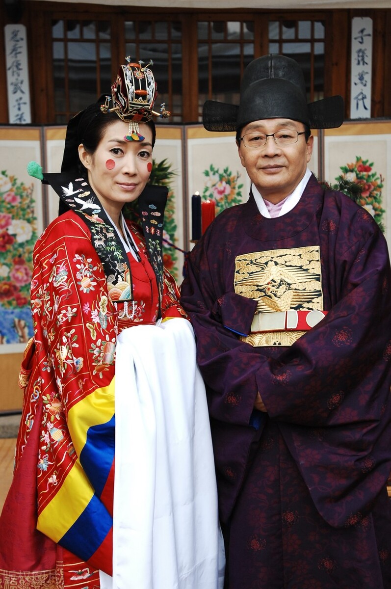 《家门的荣光》14年后主演现状,闪婚,自杀,还有人深陷丑闻?