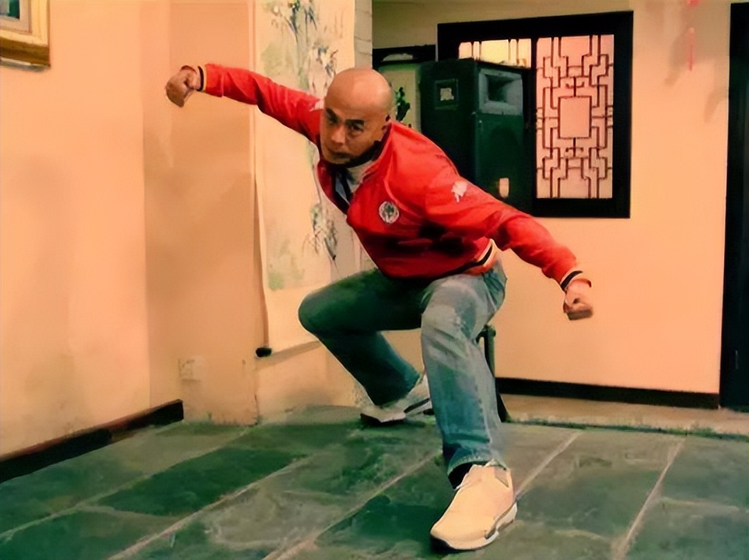 把李连杰的脸打肿，却被赵文卓打晕差点死掉，知道真相后沉默许久