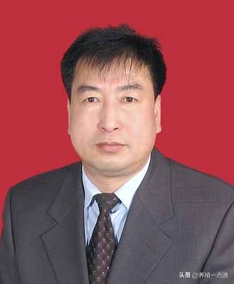 雷赵民，甘肃农业大学教授，草食动物养殖、秸秆饲用专家