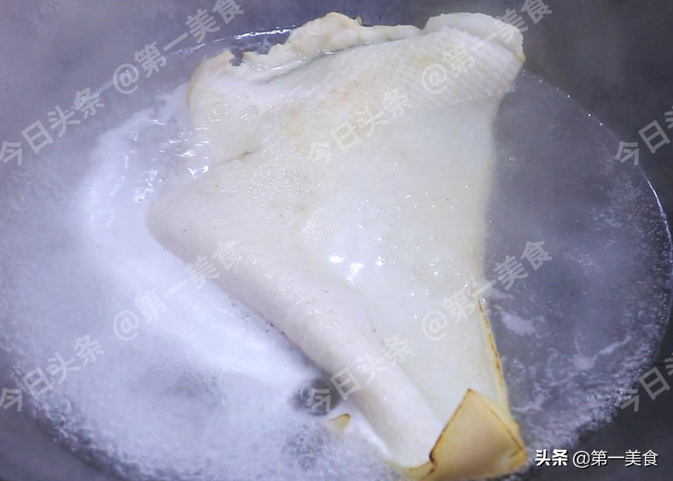 熬皮凍的做法,熬皮凍的做法視頻教程