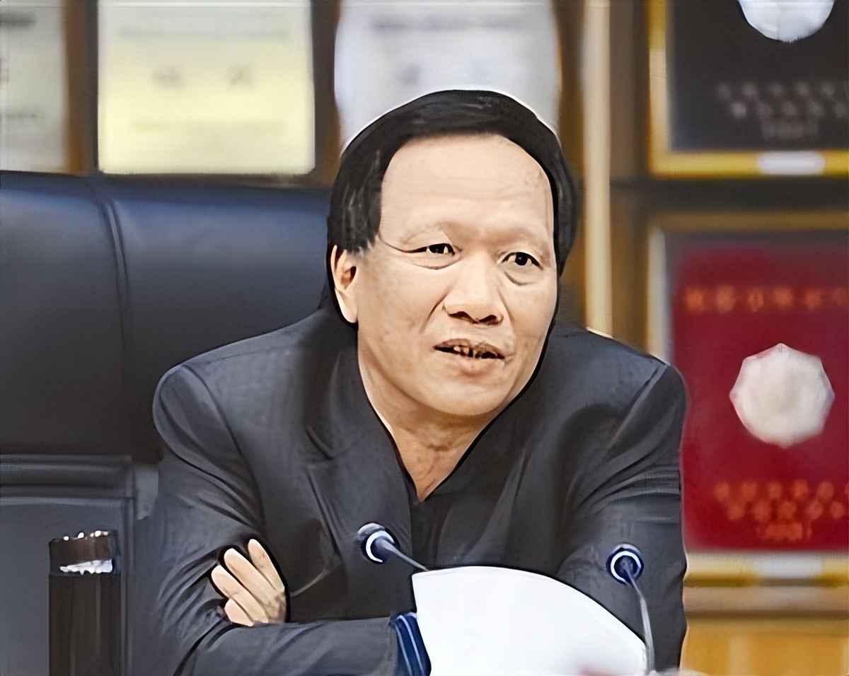 法院认定,2004年至2012年,黄柏青利用担任惠州市人民政府常务副市长