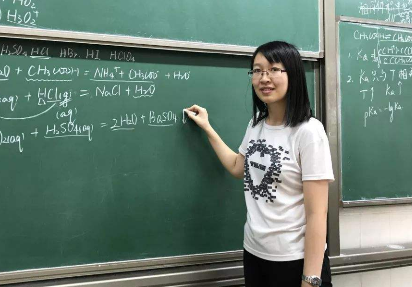 官方带来好消息，两类学历的学生有福气了，有机会直接成为教师