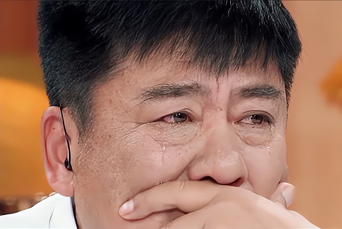 晚年因狂飙再次爆火的张潮:二婚娶娇妻,大女儿现在也是知名演员