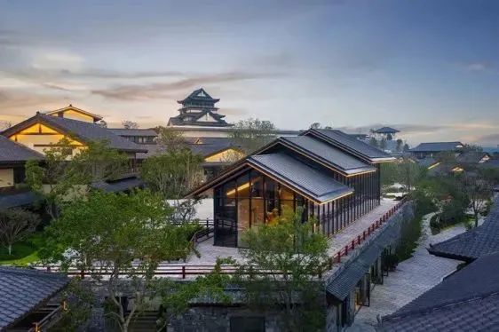 自然與經(jīng)濟(jì)的共生：鄉(xiāng)村振興可持續(xù)發(fā)展之路