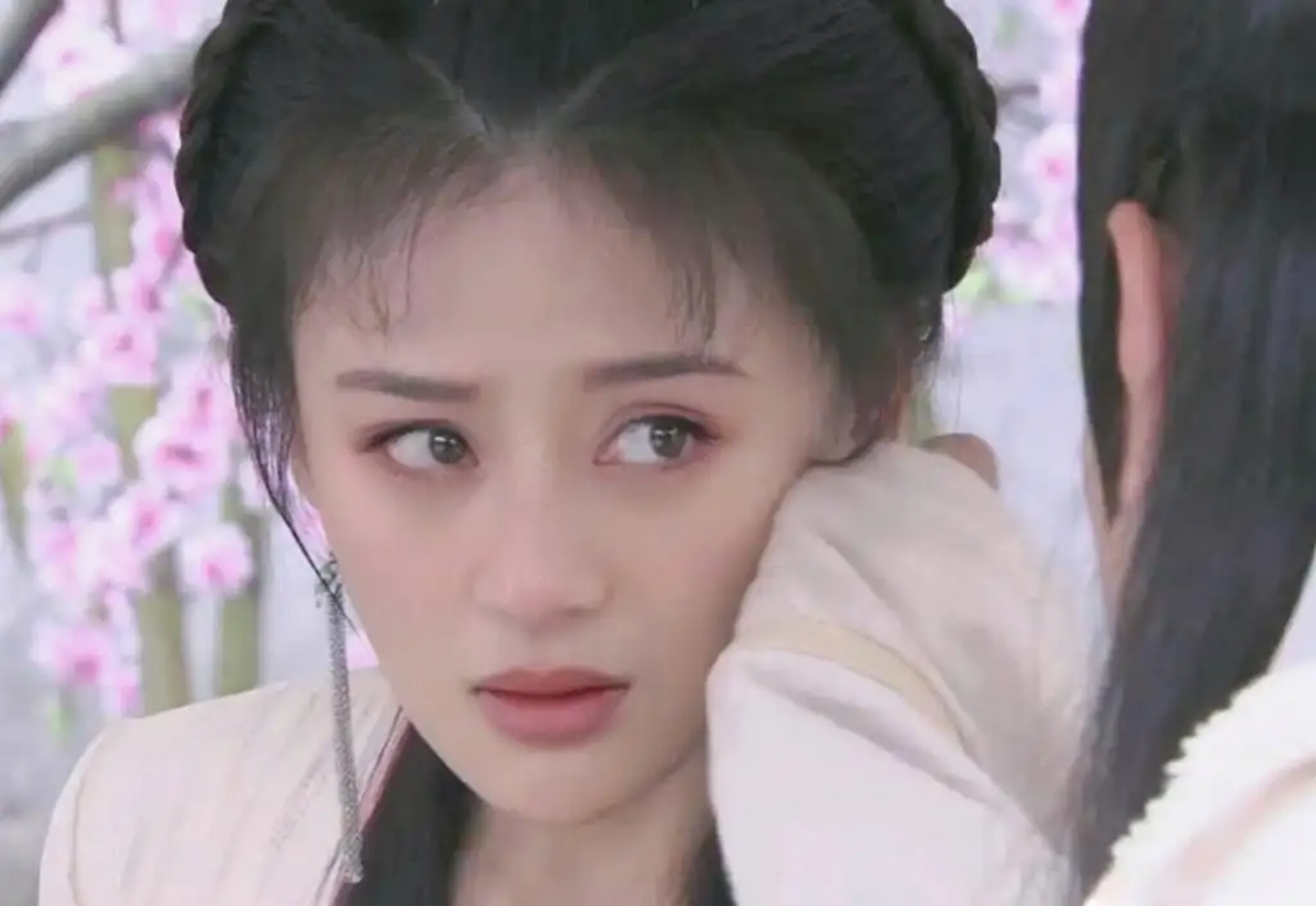 刚出道惊为天人，红了却灵气全无，娱乐圈就这么毁美人？