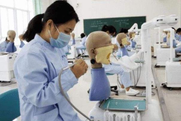 “医学类”专业前景排名，临床医学热度降低，榜首幸福值很高