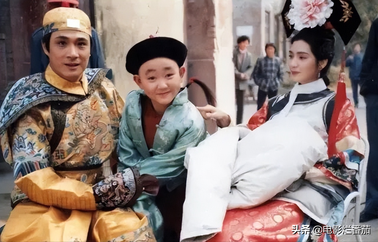 红极一时的童星，纷纷找出路，有的当上CEO，有的沦落街头摆地摊