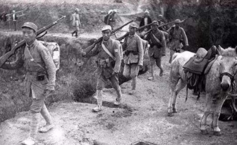 1938年毛主席接见抗大学员，生气地问：你到延安为什么不来看我？