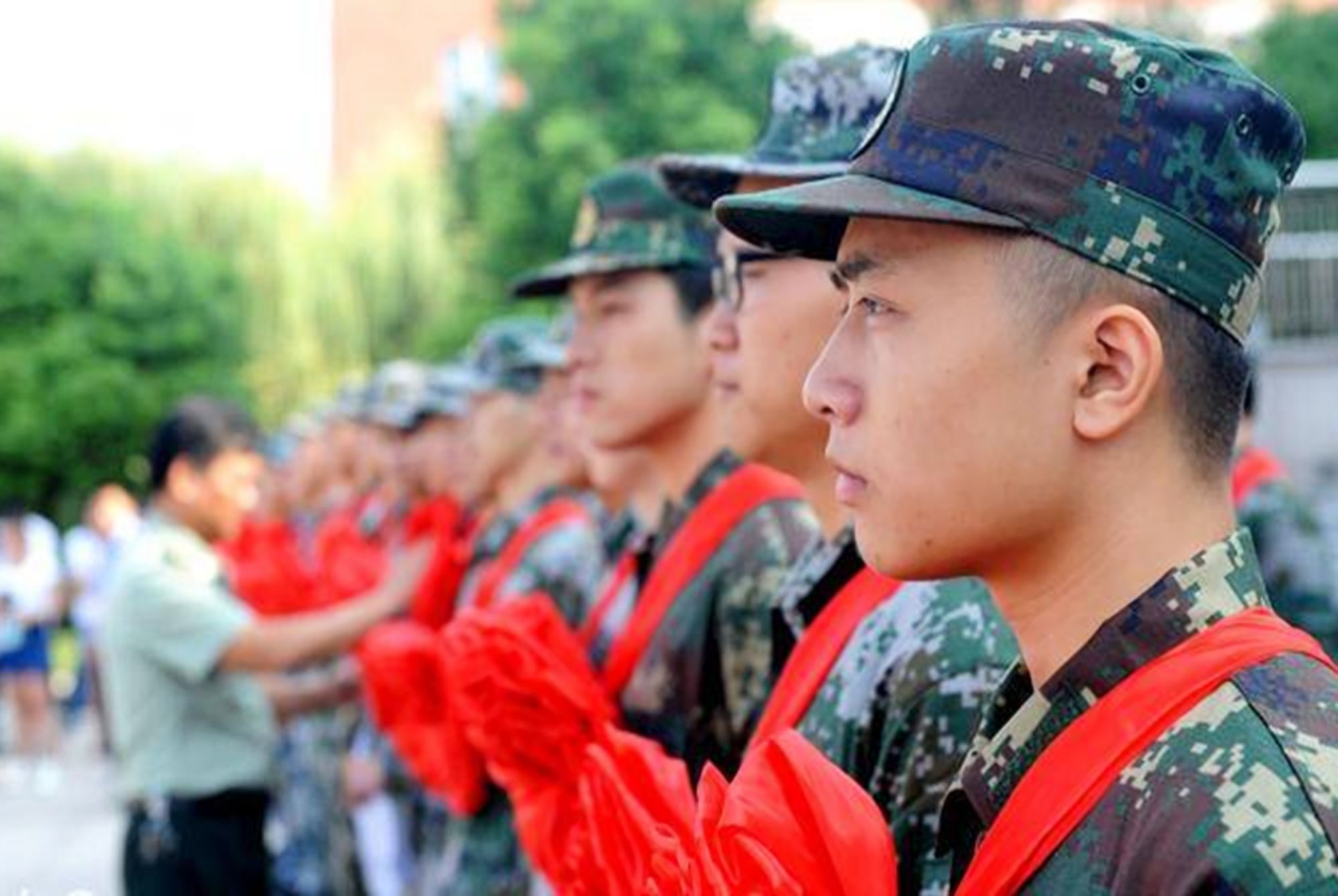 大学生兵役(大学生兵役年龄放宽)-爱妻自媒体
