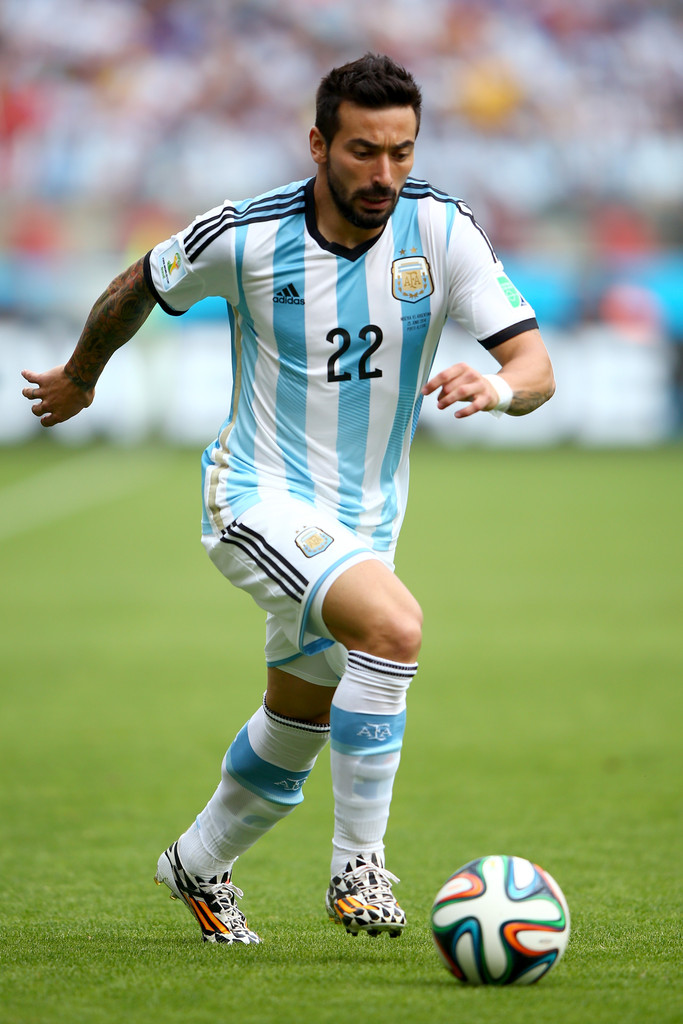 拉维奇什么水平（足坛奇葩故事(34)：拉维奇差点加入了黑社会？前科隆中场有4个肾）