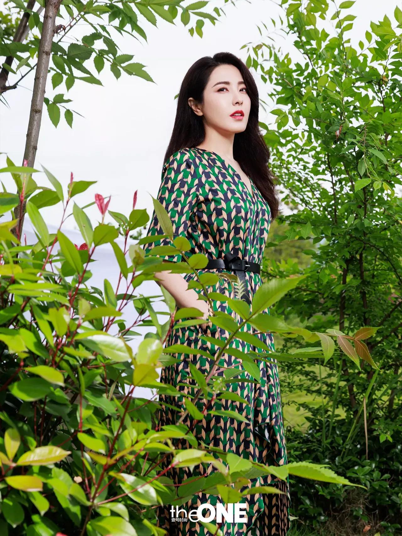 张天爱、杨幂杂志大片，清纯唯美，炫彩多姿