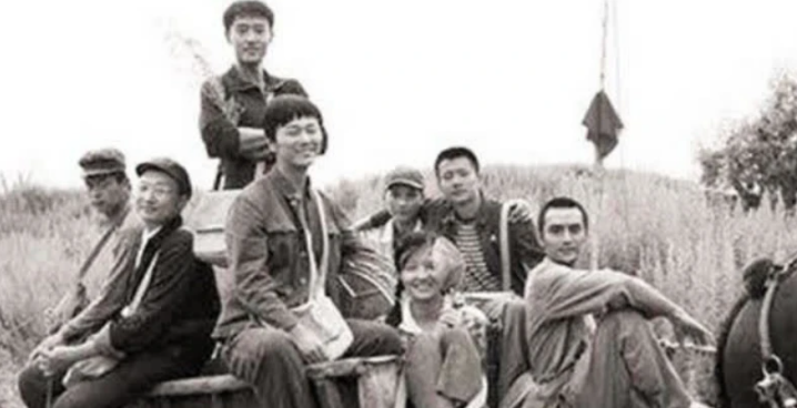 20岁重庆知青娶31岁带4娃寡妇，放弃返乡留山沟，婚姻幸福美满