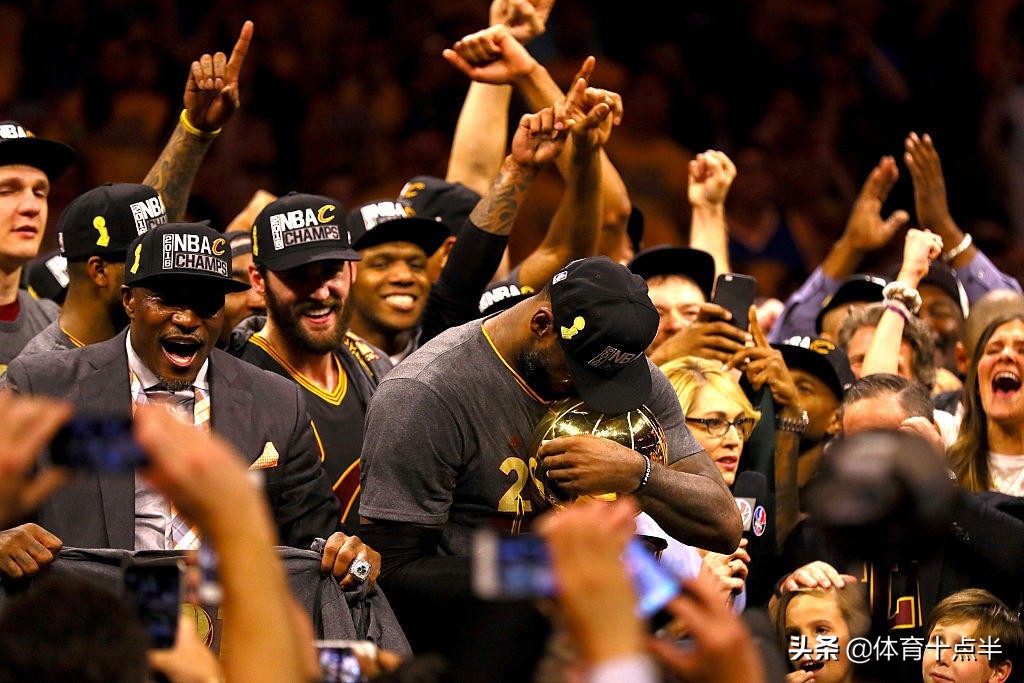 16年总决赛混剪詹姆斯（今天，让我们重温一遍16年总决赛）