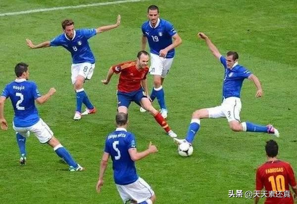 西班牙是哪年的世界杯冠军（08到12年西班牙三夺大赛冠军，但有一组数据难掩尴尬-4，5，3）