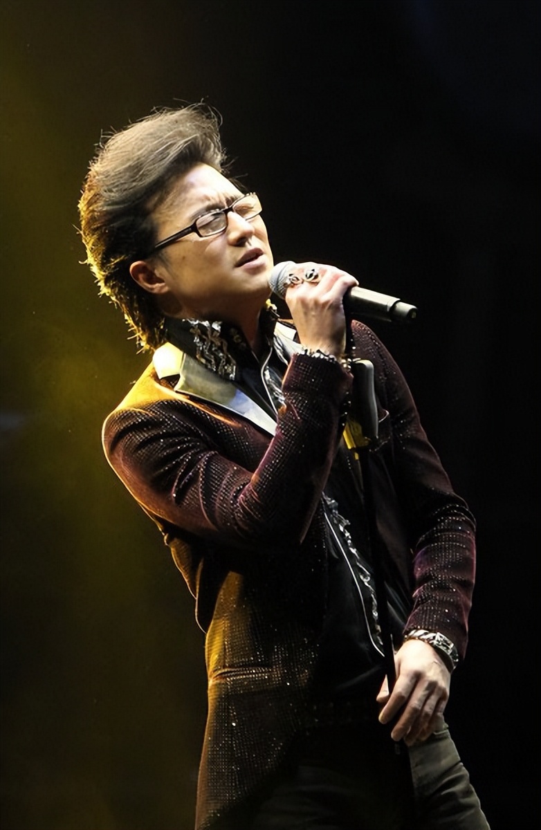 汪峰被高晓松"甩锅",带女儿做亲子鉴定,章子怡被打脸?