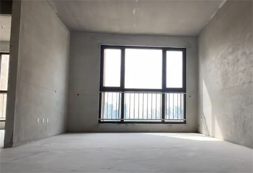 90后姑娘为省钱，自己装修130㎡毛坯房！网友：动手能力太强了吧