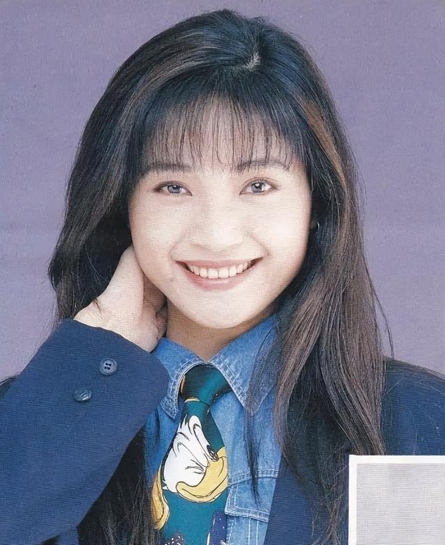 "冰清玉洁"方季惟:一生没谈过恋爱,56岁仍是**,不寂寞不遗憾-蘑菇号