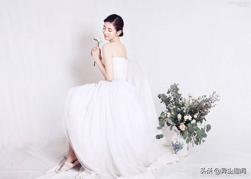 秀智飙女王气场晒绝美婚纱照！靠地狱级减肥菜单狠甩婴儿肥