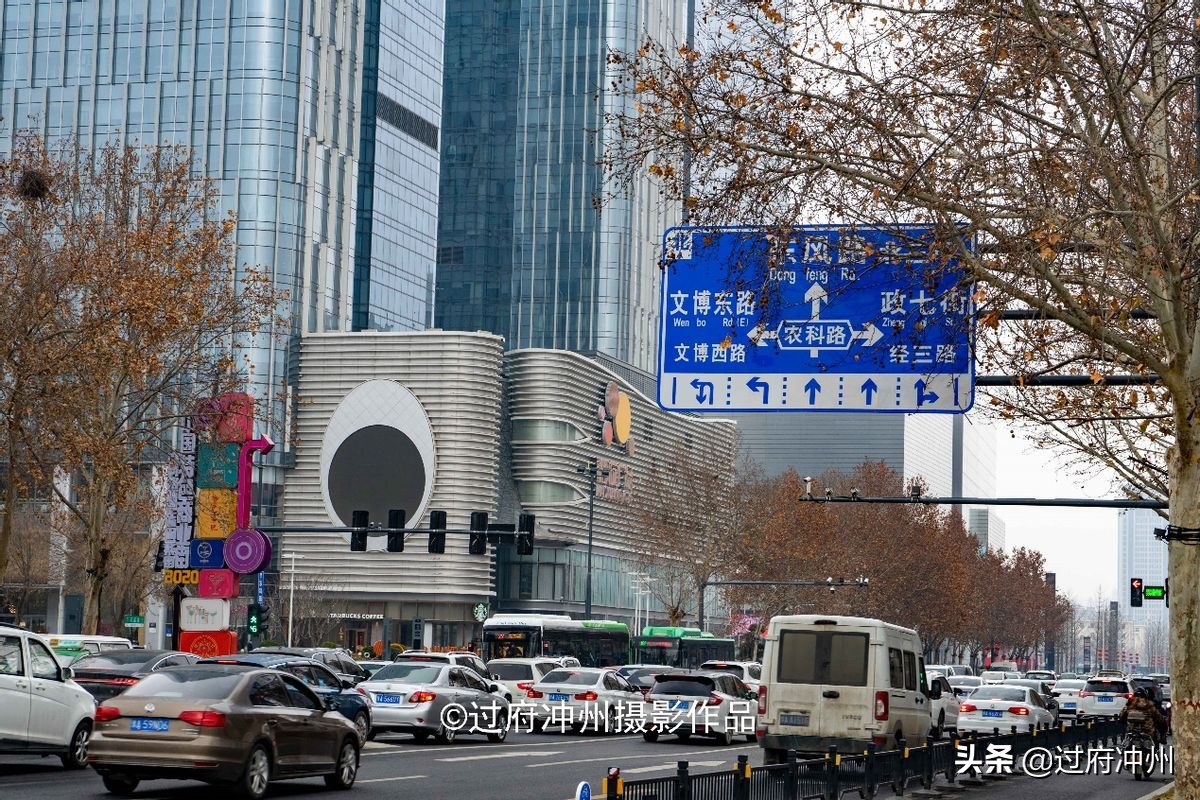 郑州哪里繁华地段(郑州精英白领专属街道，附近有三大商圈，夜生活是特色，值得体验)