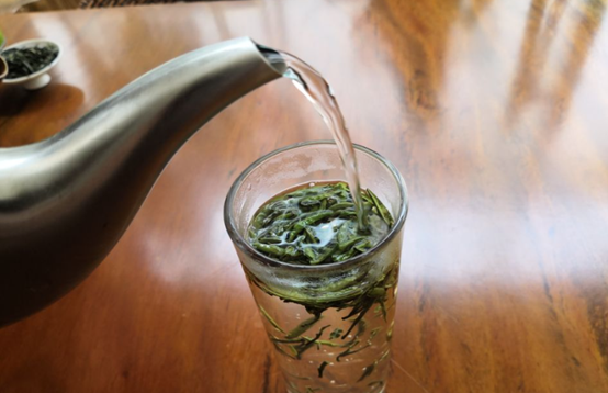 冲泡绿茶最忌讳先放茶后倒水？教你3种泡法，泡一杯好茶不是问题