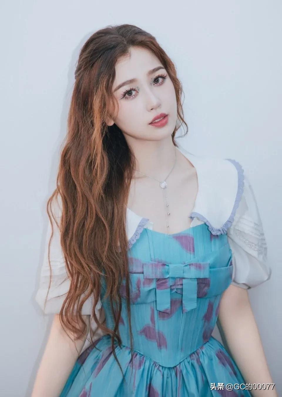 明星图片虞书欣