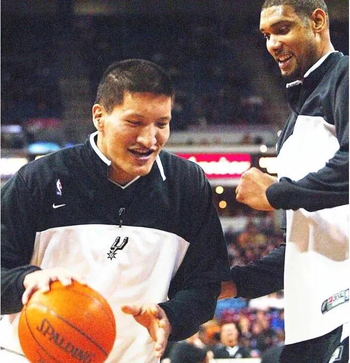 中国哪些人去nba打篮球（中国男篮曾经辉煌的历史，6人效力NBA）