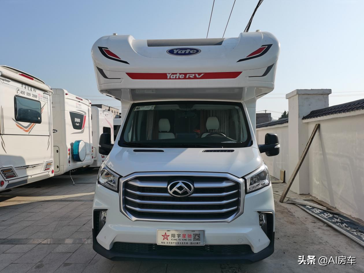 0t带3床,实拍国产大通房车