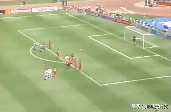 世界杯怎么配合（1994世界杯1／4决赛，经典的任意球配合，瑞典点球大战胜罗马尼亚）